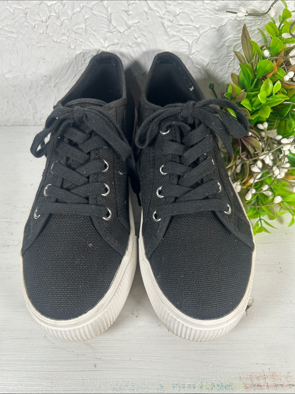 Steve Madden Platform Black Canvas Lace-Up Sneakers Size 7.5 - Picture 3 of 15